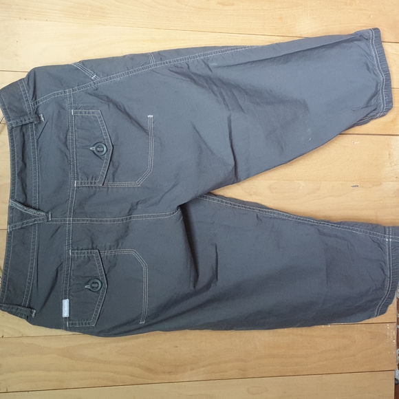 Capris - Picture 2 of 3